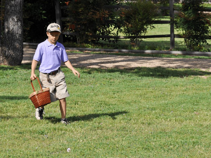 Image of guest enjoying an Easter Egg Hunt at Willow Point Resort. The best place to spend Easter in Texas is here at our Lake Resort